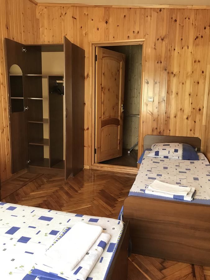 Гостевой дом Гостевой дом с садом Гагра